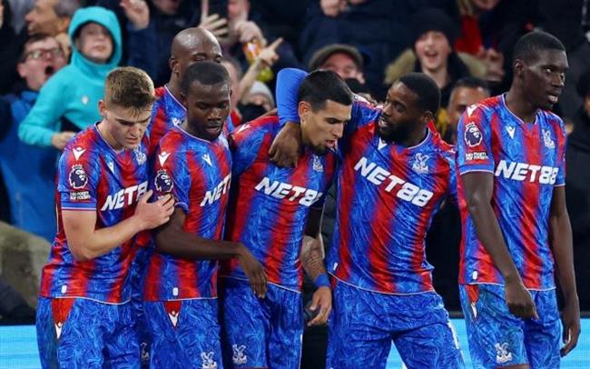 Cuộc đối đầu cân bằng giữa Ipswich và Crystal Palace trong trận chiến trụ hạng