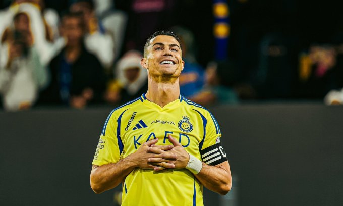 Ronaldo thăng hoa, Al Nassr áp sát ngôi đầu 1 Ronaldo thăng hoa với cú đúp giúp Al Nassr áp sát ngôi đầu